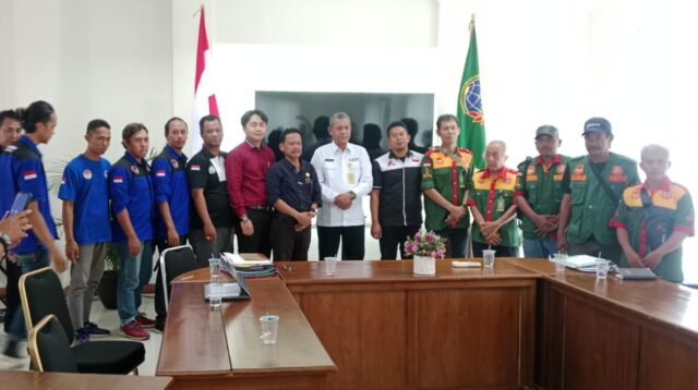 Sejumlah LSM Beserta LBH Adhiyaksa dan Perwakilan Keluarga Mendatangi Kantor Agraria Kota Pekalongan Mempertanyakan Proses Balik Nama, BPN Sebut Objek Sengketa Berstatus Quo Atau Milik Negara