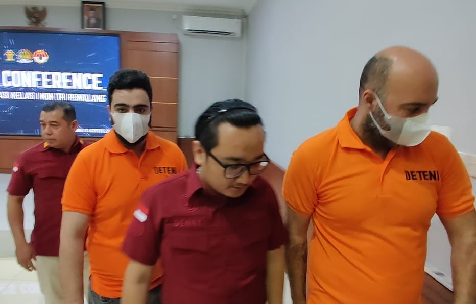 Dua WNA Asal Iran Berulah di Indonesia, Imigrasi Pemalang Deportasi 