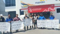 Bank Mandiri Kota Pekalongan Didemo, Paksakan Anak Yatim Piatu Lunasi Utang Almarhum Kedua Orang Tuanya 