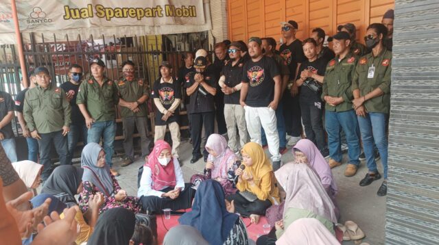 Belasan Nasabah Korban BMT Mitra Umat Doa Bersama Tagih Pencairan Malah diKepung Sejumlah LSM