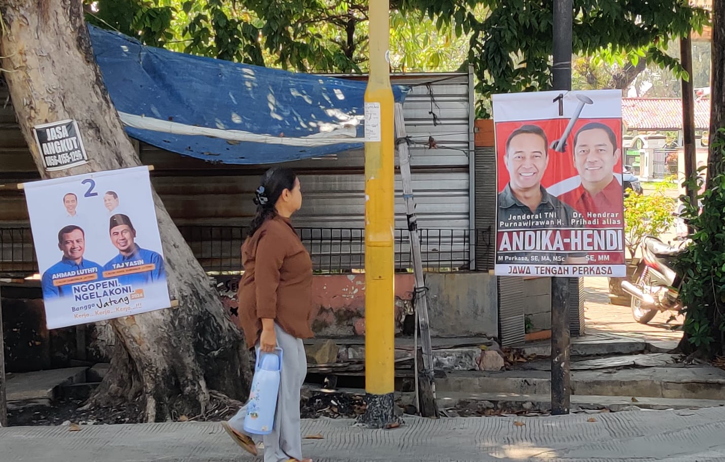 Banyak Baliho Kampanye Pasangan Calon Gubernur dan Wakil Gubernur Jawa Tengah Bertebaran Dipaku ke Pohon, Begini Respon Bawaslu dan Satpol PP Kota Pekalongan