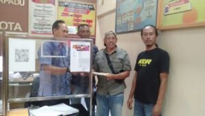 Korban Fitnah Medsos di Pekalongan Didampangi LSM Robin Hoodn23, Laporkan Dua Akun Facebook ke Polisi