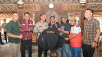 Kapolres Batang AKBP Edi Rahmat Mulyana Mengukuhkan Kepengurusan Forum Wartawan Polres Batang