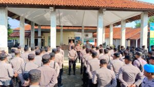Polres Pekalongan Mengerahkan Ratusan Personil Untuk Amankan Audensi Warga Sijambe