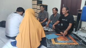Tertekan Dikejar Janda Beranak Dua, Bujang Bersama Ibunya Minta Bantuan Hukum, Begini Kronologis