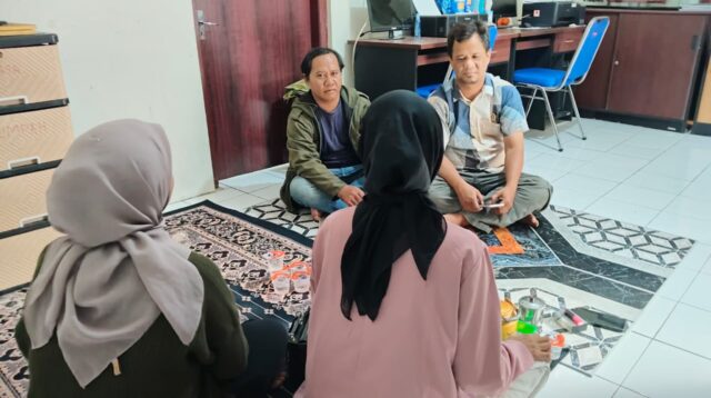 Dianiaya dan Ditelantarkan suami, Mantan Jurnalis Cantik Mengadu LBH