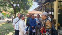 Warga Wuled Pekalongan Geruduk Kantor Kecamatan, Pertanyakan Pengembalian Dana Desa