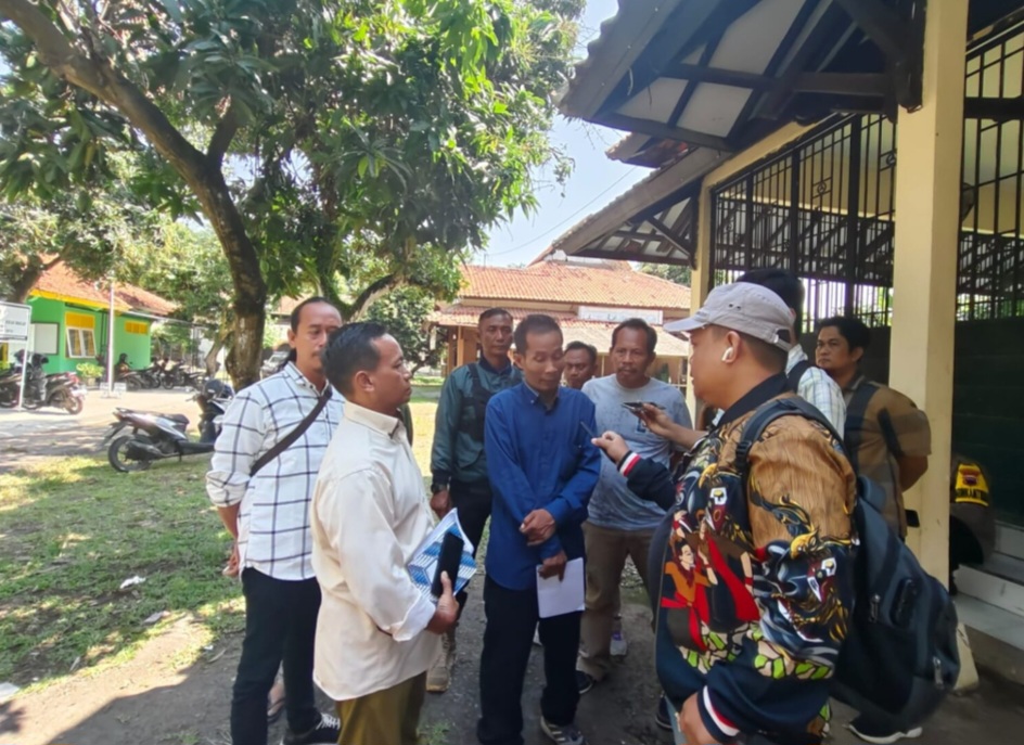Warga Wuled Pekalongan Geruduk Kantor Kecamatan, Pertanyakan Pengembalian Dana Desa
