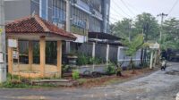 Warga Keluhkan Jalan Rusak dan Banjir di Sekitar UNIKAL, Minta Perhatian Pemerintah