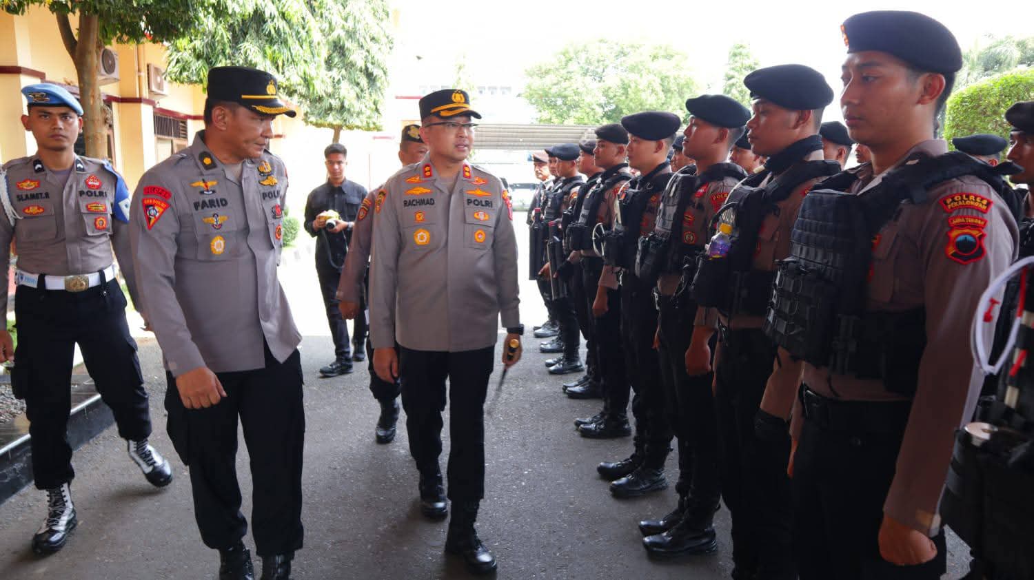 Kapolres Pekalongan Pimpin Apel Pemberangkatan Personel ke Pati
