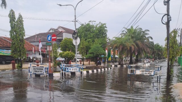 Diguyur Hujan Semalam Pusat Pemerintahan Tergenang Air